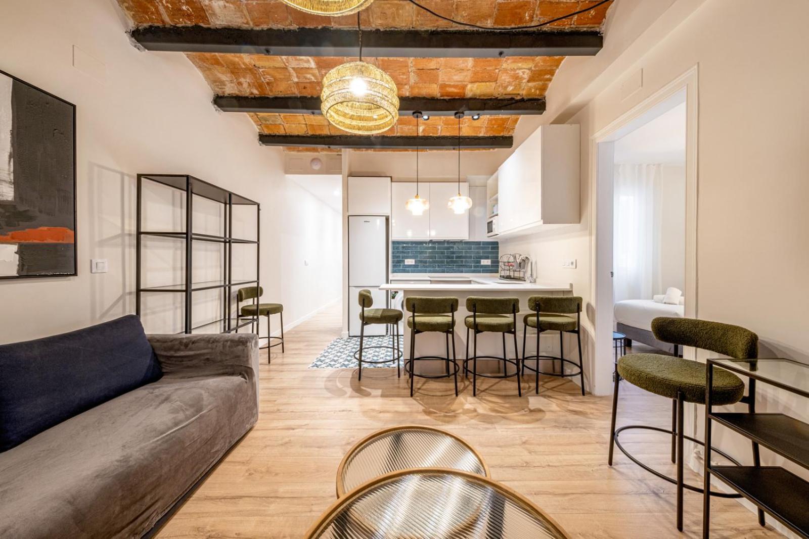Bebarceloner Eixample Apartments- 4 Bedrooms