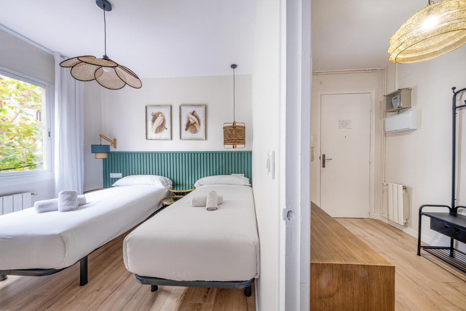 Apartment Bebarceloner Eixample Apartments- 4 Bedrooms *