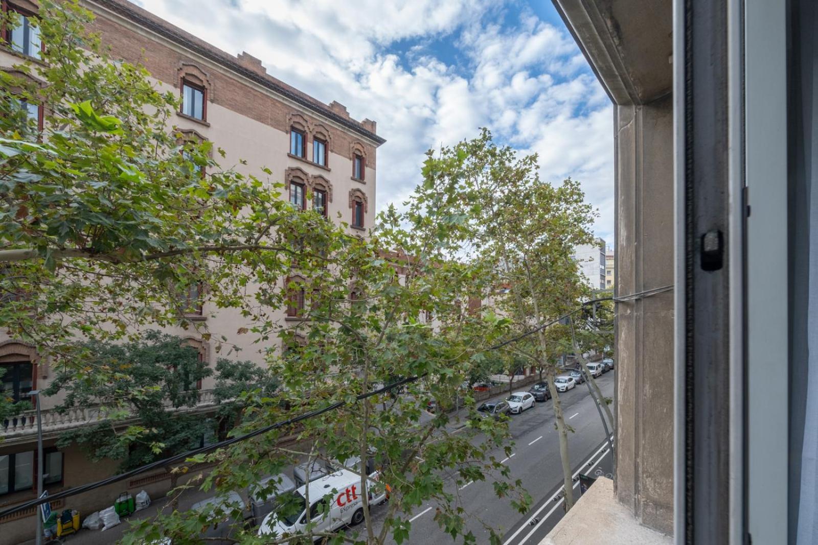 Bebarceloner Eixample Apartments- 4 Bedrooms Apartment Barcelona
