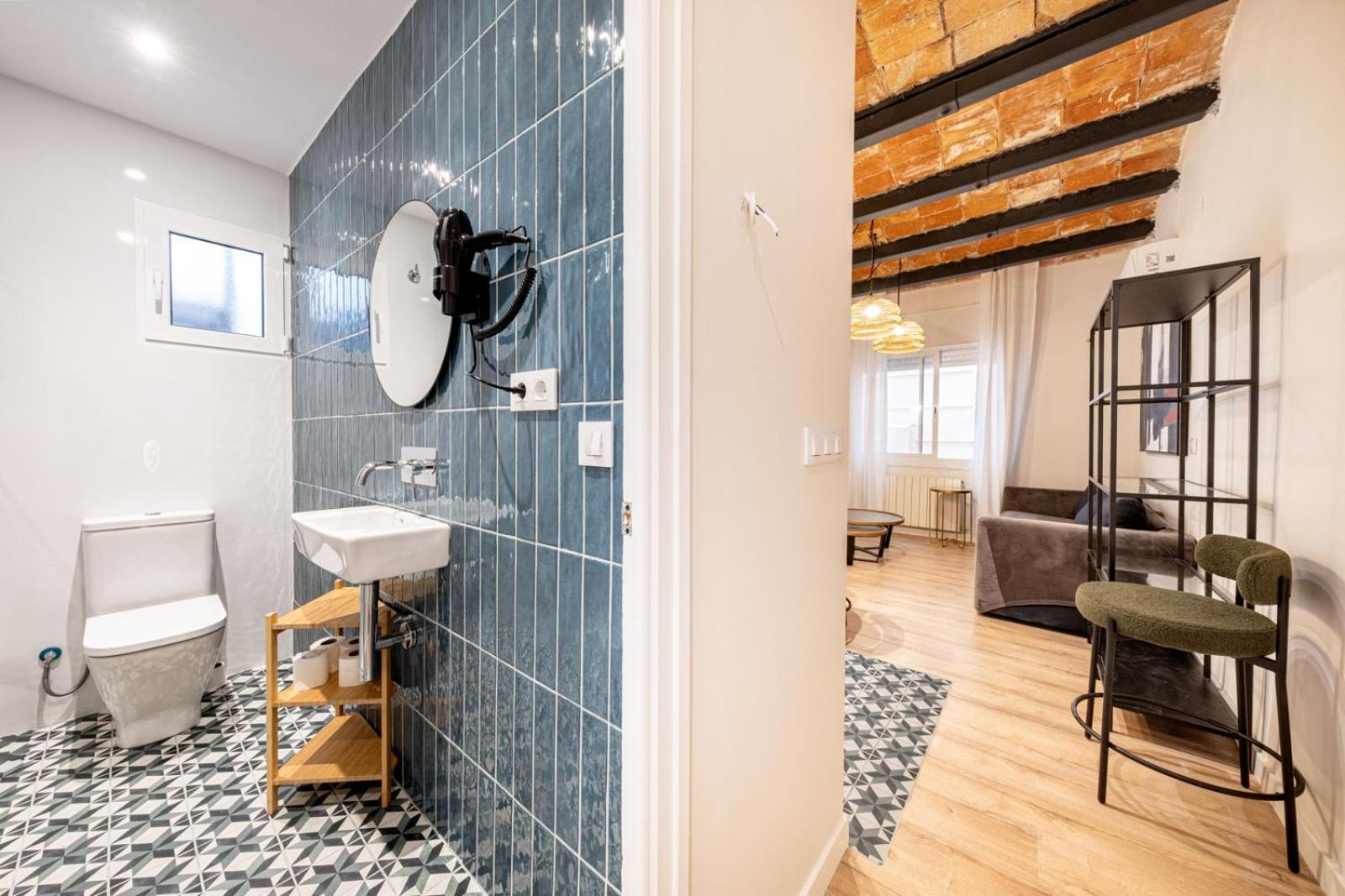 Bebarceloner Eixample Apartments- 4 Bedrooms